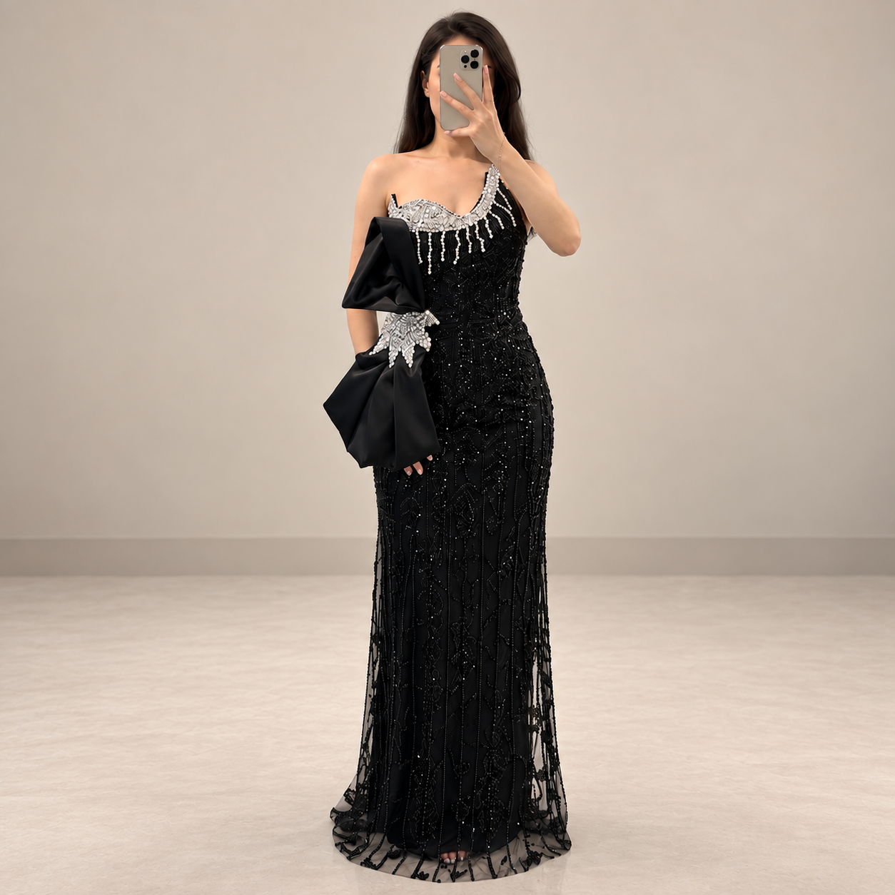 فستان سهرة فاخر بتصميم كتف واحد وتفاصيل كريستالية – Janel Couture